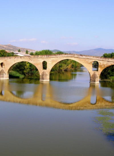 Puente-de-la-Reina-Queens-Bridge